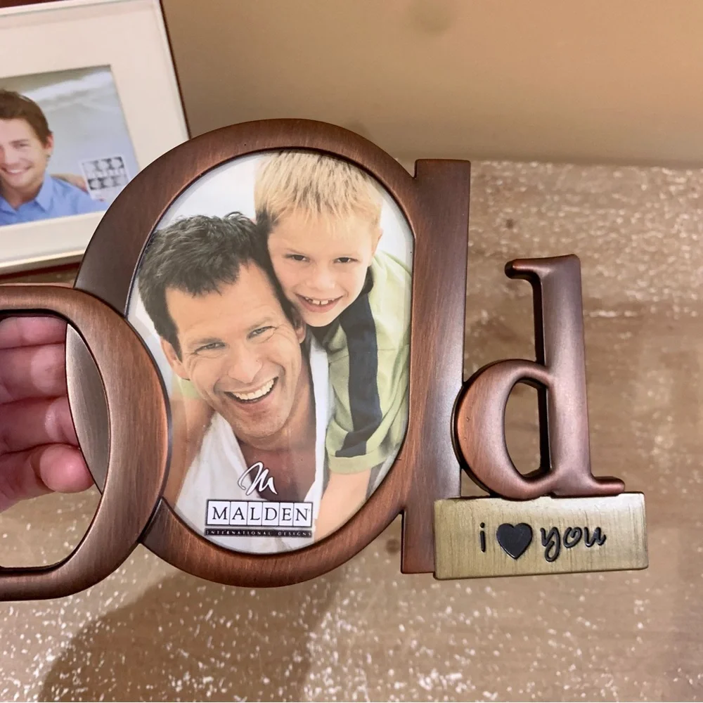 Malden Dad Bronze Casted Metal Frame + Sixtrees Walnut-Brown Wood Easel Frame